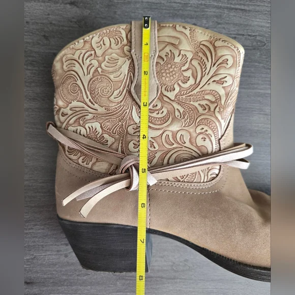 Dingo Women's Tan Floral Western Cowboy Booties Size 9M - Picture 11 of 11